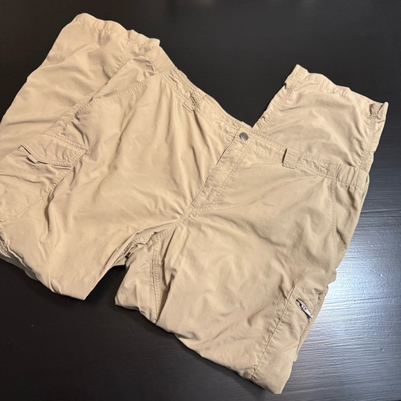 Columbia Other - Columbia Omni shade zip off pants men’s size 42/32